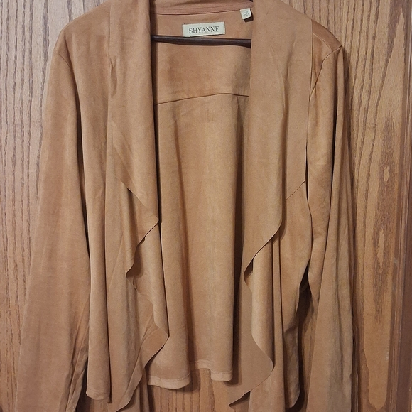 Shyanne - Picture 2 of 3